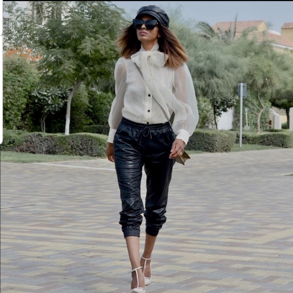 🎈LAST ONE! Zara Organza blouse with tie - Picture 2 of 10